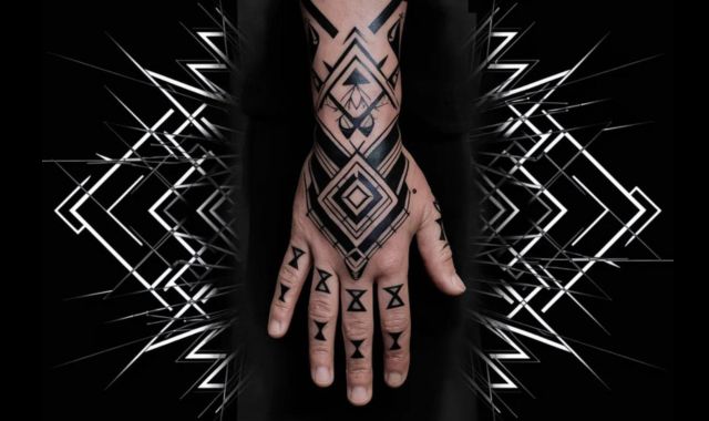 Hand-Tattoos-Designs-A-Comprehensive-Guide-In-2024