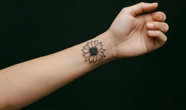 Amazing-Sunflower-Tattoo-Designs-Ideas-and-Their-Meaning-in-2024