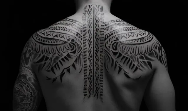 Unique-Spine-Tattoo-Designs-Get-Your-Perfect-Match-in-2024