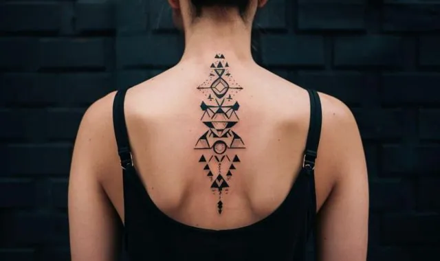 Unique-Spine-Tattoo-Designs-Get-Your-Perfect-Match-in-2024